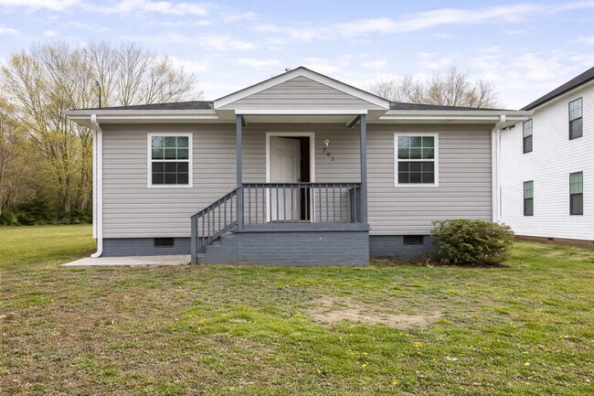 Building Photo - Private Furnished Room Available Now