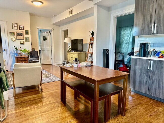 Building Photo - 27 Marney St