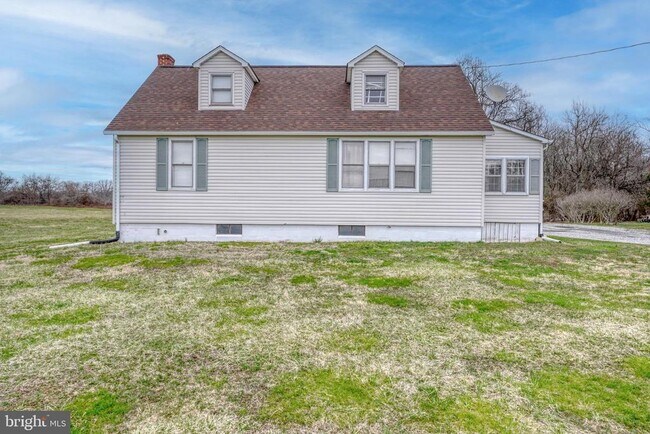 Building Photo - 1111 Bayview Rd