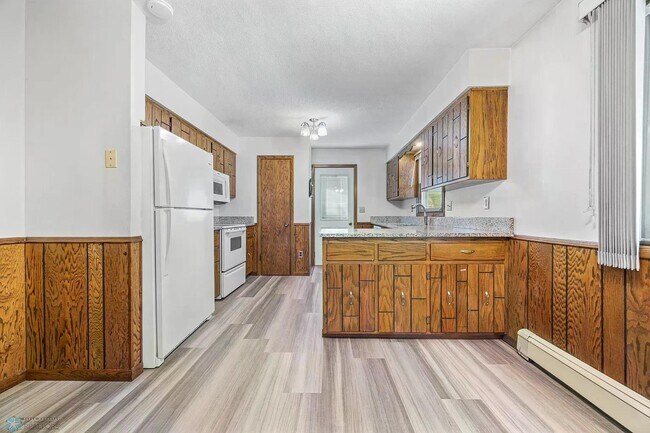 Building Photo - 1309 17th St S
