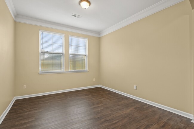 Building Photo - 363 Sanctuary Park Dr