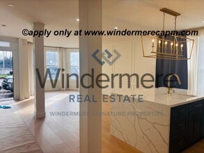 Building Photo - Beautifully Remodeled 2 Bed/2 Bath Duplex- in desirable location Downtown Sacramento!!