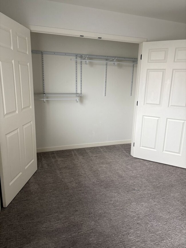 Building Photo - 213 N 76th Ave