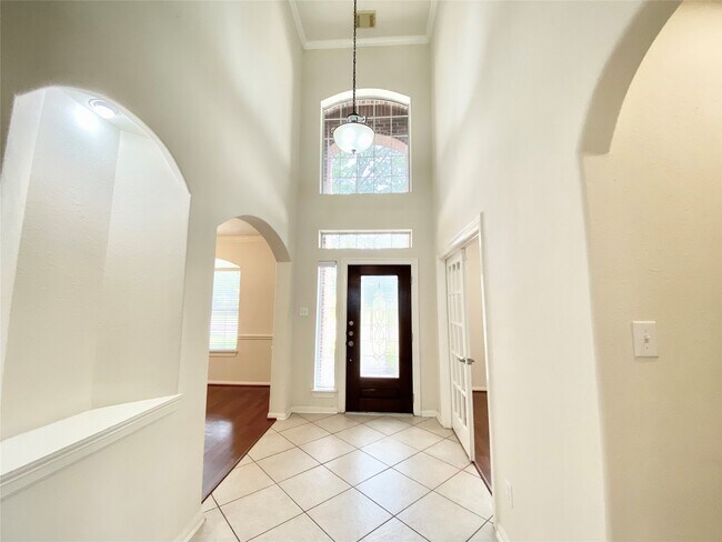 Building Photo - 5518 Chantel Way
