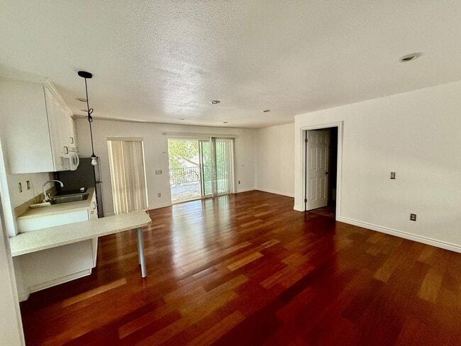 Building Photo - Quaint Studio located near Glen Ivy Resort