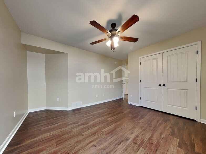 Building Photo - 1246 Carlton Ridge Dr