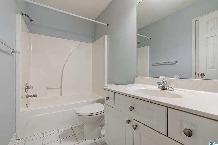 Building Photo - 1505 Savannah Park