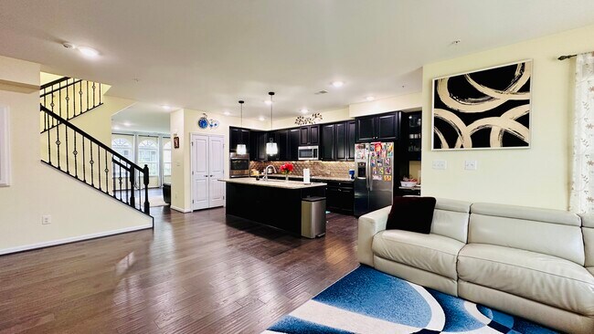 Building Photo - 3220 Yeager Dr