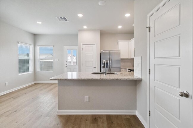 Building Photo - 525 Caymus Dr