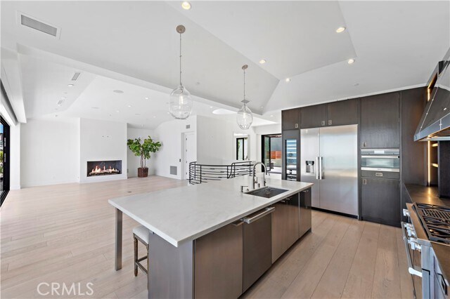 Building Photo - 2340 Crestview Dr