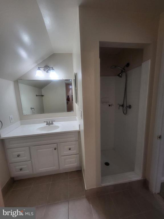 Building Photo - 3279 S Stafford St