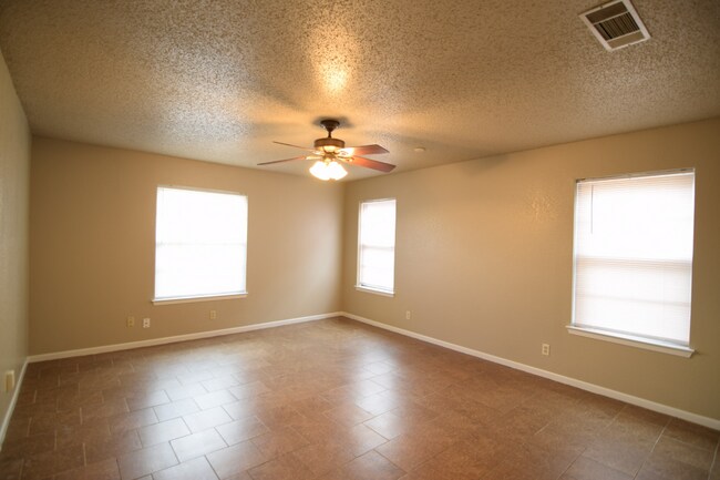 Building Photo - 3311 Johnson Dr