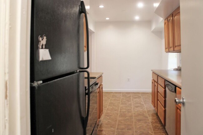 Building Photo - 3032 Churchill Ct