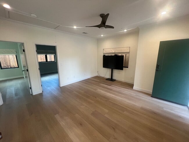Building Photo - Beautiful 2 bed 1 bath ADU cottage in Los ...