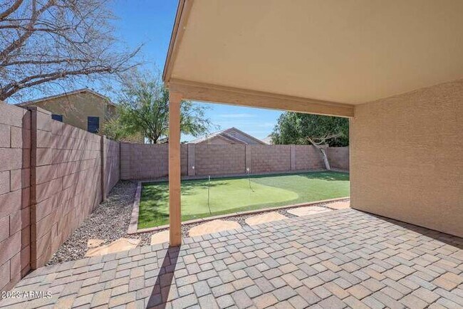 Building Photo - Stunning 3-bedroom, 2-bath home