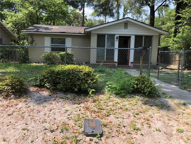 Primary Photo - 737 NE 11th Ave