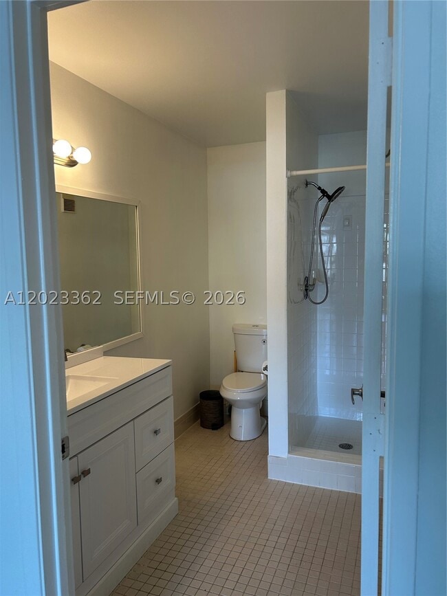 Building Photo - 578 Woodgate Cir