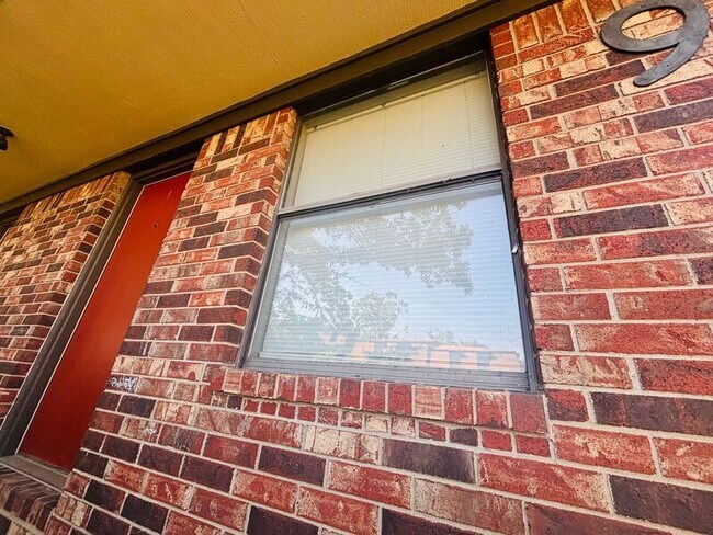 Building Photo - 9 Meredith Ct