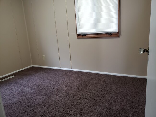 Building Photo - 302 St Jude Ave