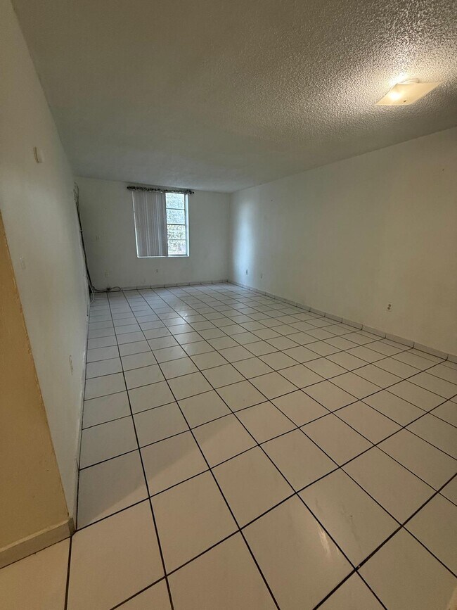 Building Photo - 6995 NW 186th St