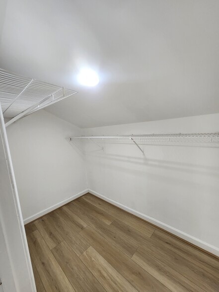 Building Photo - 1206 Caldwell Ct S