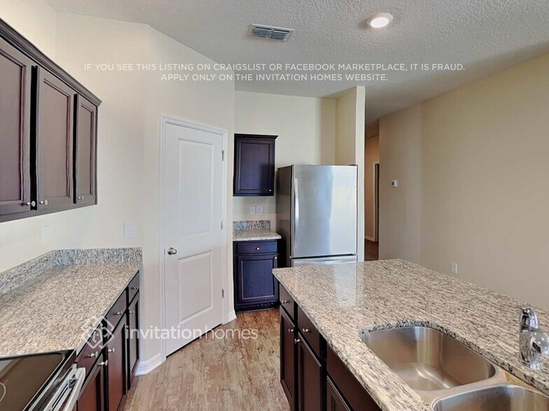Building Photo - 5801 Bovine Dr