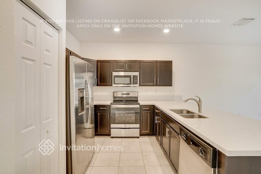 Building Photo - 10489 W 33rd Way