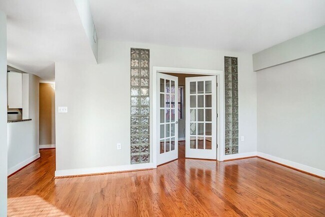 Building Photo - 1727 R St NW