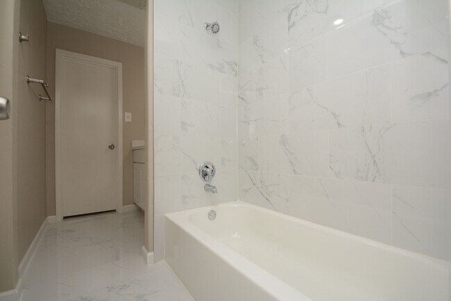 Building Photo - 16335 Quail Echo Dr