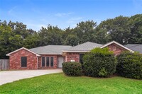 Building Photo - 505 Saddlebrook Dr