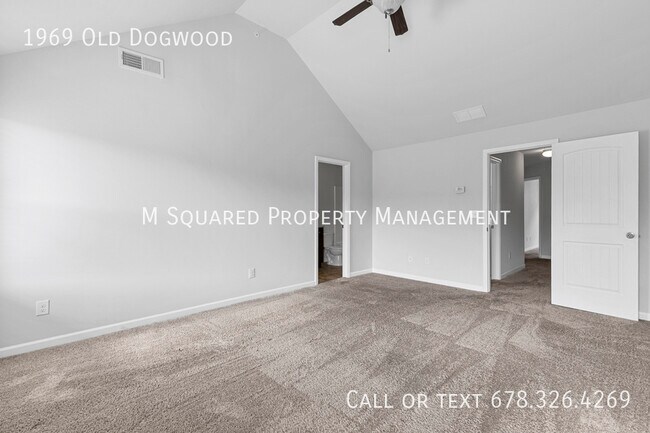 Building Photo - 1969 Old Dogwood