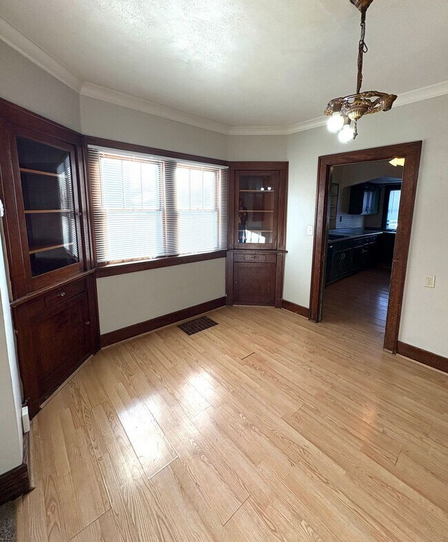 Building Photo - House- NW