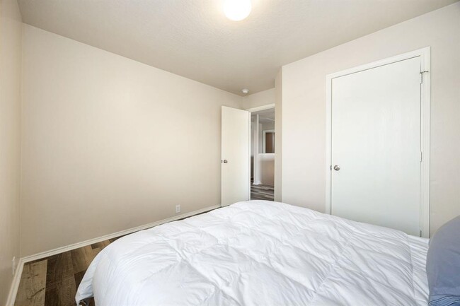 Building Photo - 814 Eagles Glide Dr