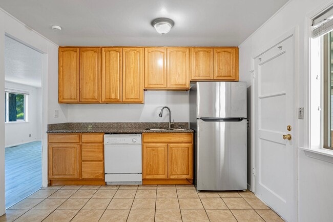 Building Photo - Beautiful 4bed 2bath Home in Renton