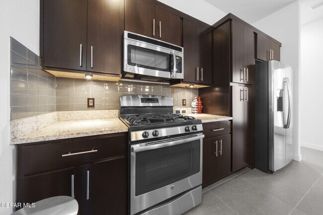 Building Photo - 5973 Cartagena Cir