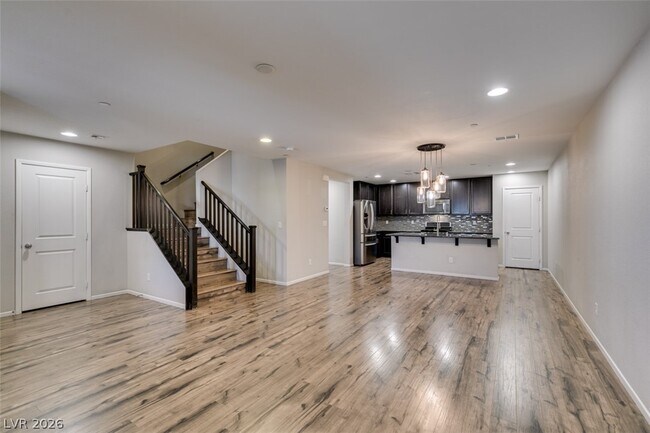 Building Photo - 3009 Camino Sereno Ave