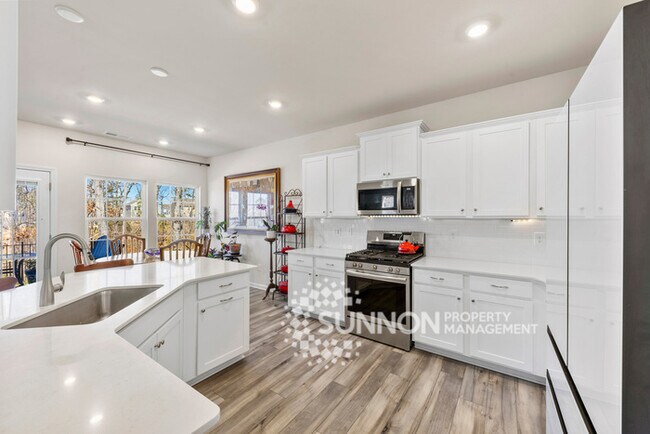 Building Photo - Spacious 4BR Home with Private Backyard Oasis