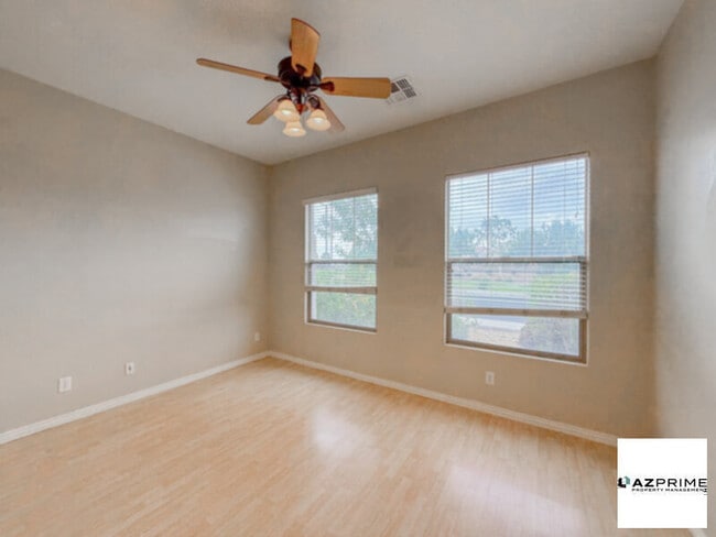 Building Photo - Gorgeous 5/3 Surprise House with a Pool!