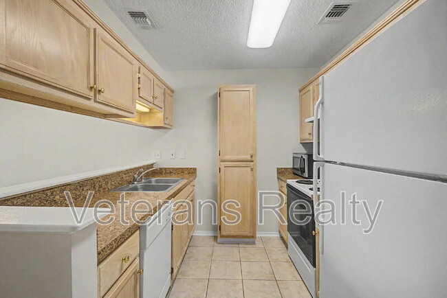 Building Photo - 2386 Merlin Cove