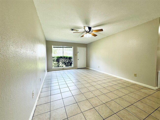 Building Photo - 1009 Mccall Ave