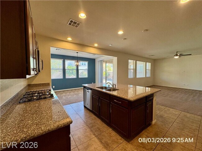 Building Photo - Beautiful 4BR Home with Huge Loft, Gourmet Kitchen & Covered Patio
