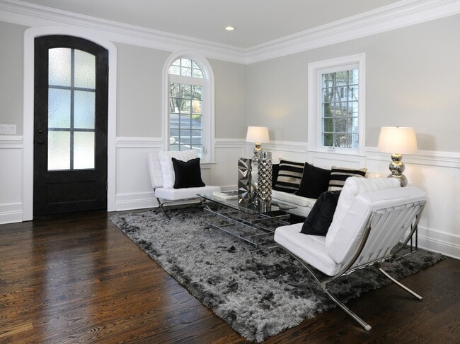 Building Photo - 200 Davis Ave