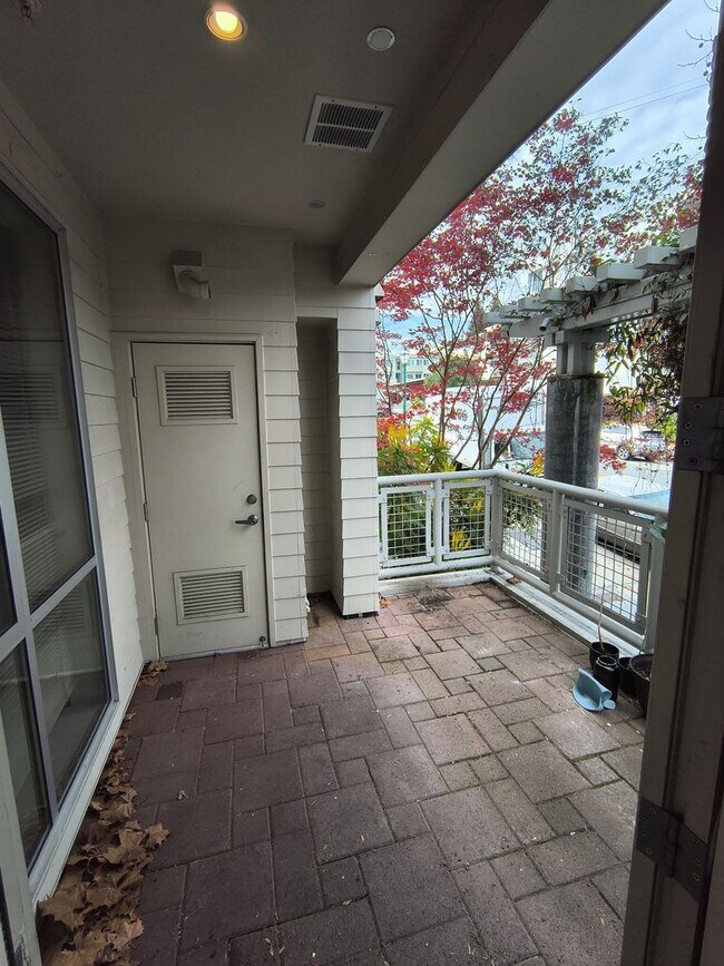 Building Photo - $500 MOVE IN SPECIAL!!! LUXURY 2 BEDROOM CONDO IN DOWNTOWN WALNUT CREEK, CA!