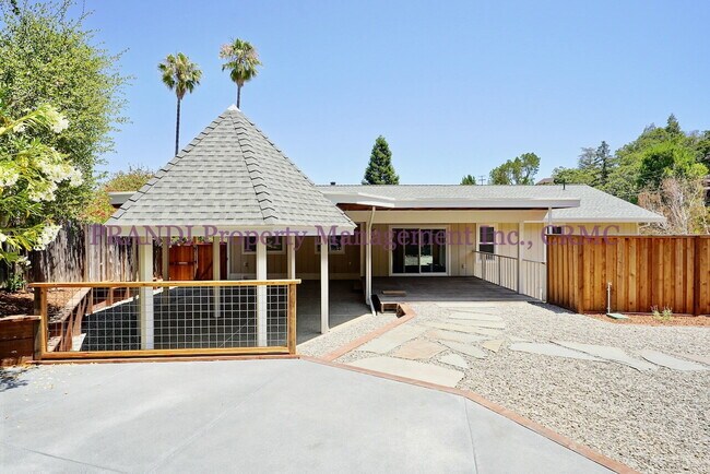 Building Photo - Completely Renovated Large Novato Home in ...