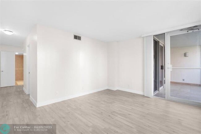 Building Photo - 2200 NE 33rd Ave