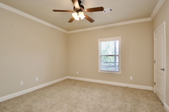 Building Photo - Downtown Auburn Living on West Glenn – Wal...