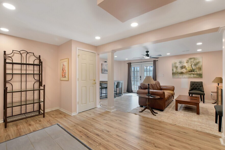Building Photo - 12614 Bay Tree Way
