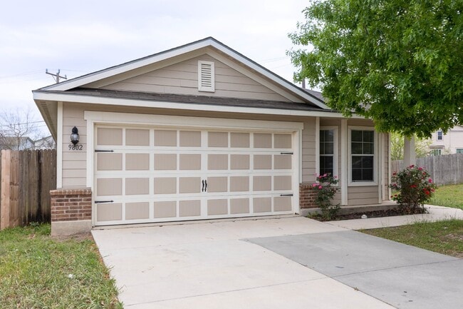 Building Photo - 9802 Vandenberg Way