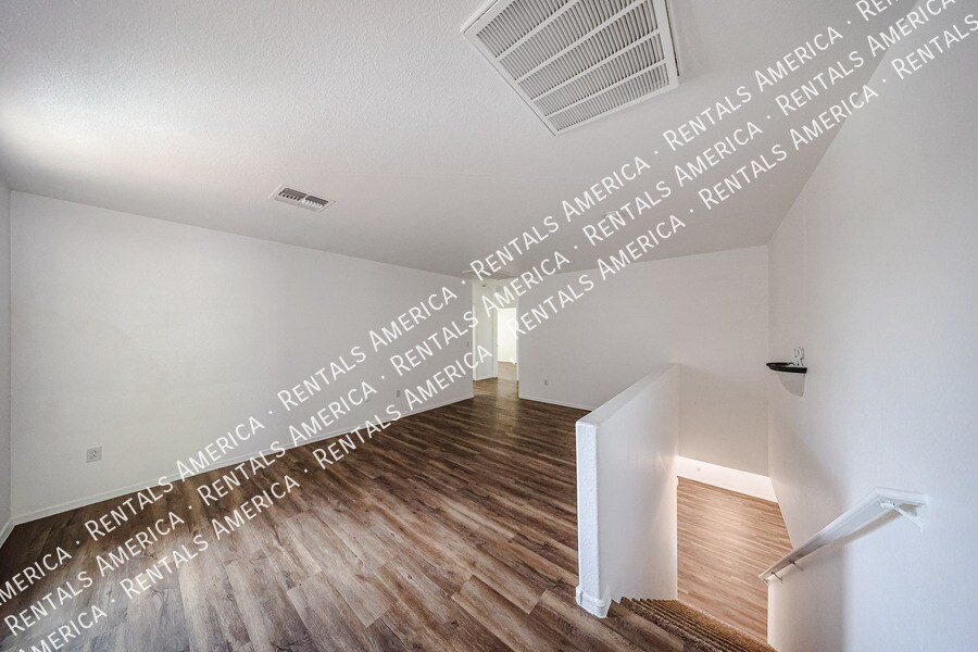 Building Photo - 9410 W Virginia Ave