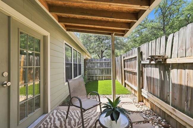 Building Photo - 7825 Beauregard Cir